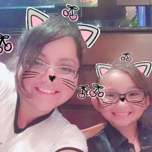 Meet your Posher, Priscila